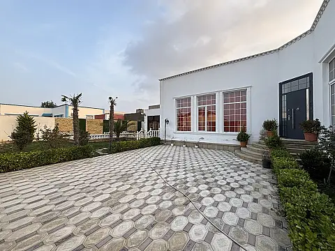 Satılır 4 otaqlı həyət evi 175 m²