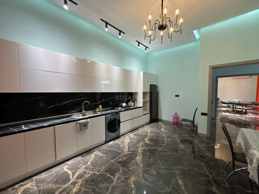 Satılır 4 otaqlı həyət evi 175 m²