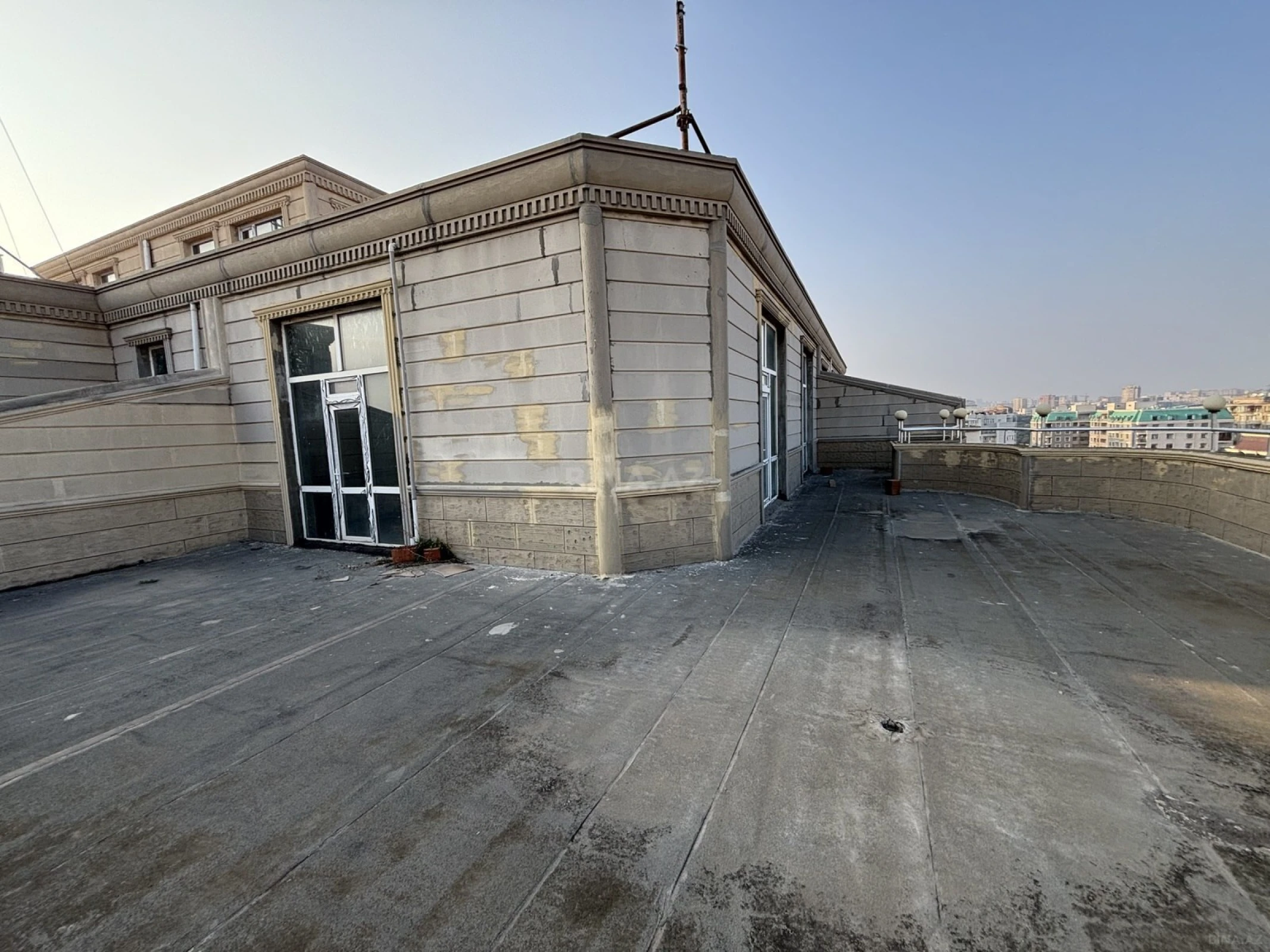 Satılır 3 otaqlı mənzil 120 m²