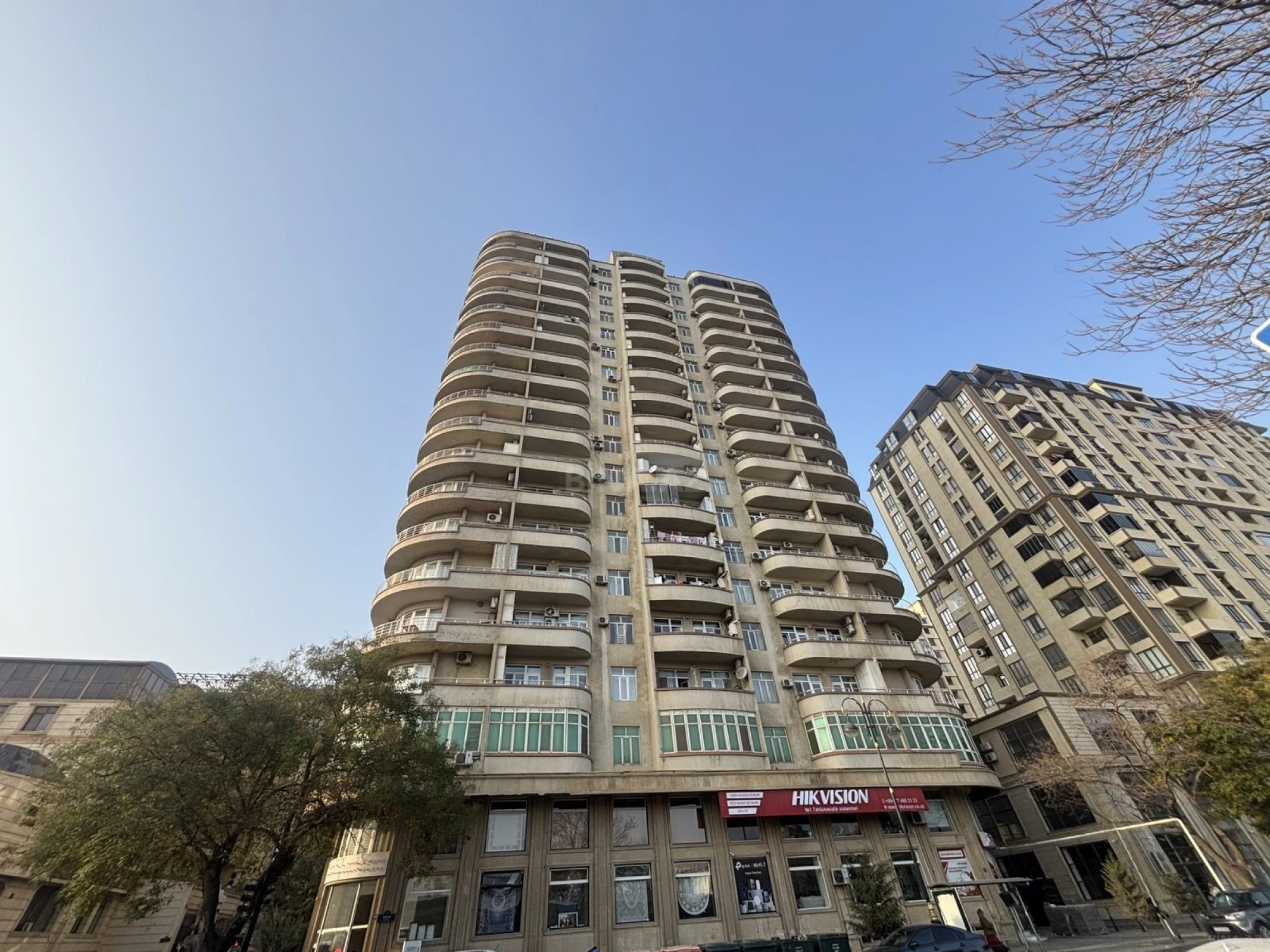 Satılır 3 otaqlı mənzil 120 m²