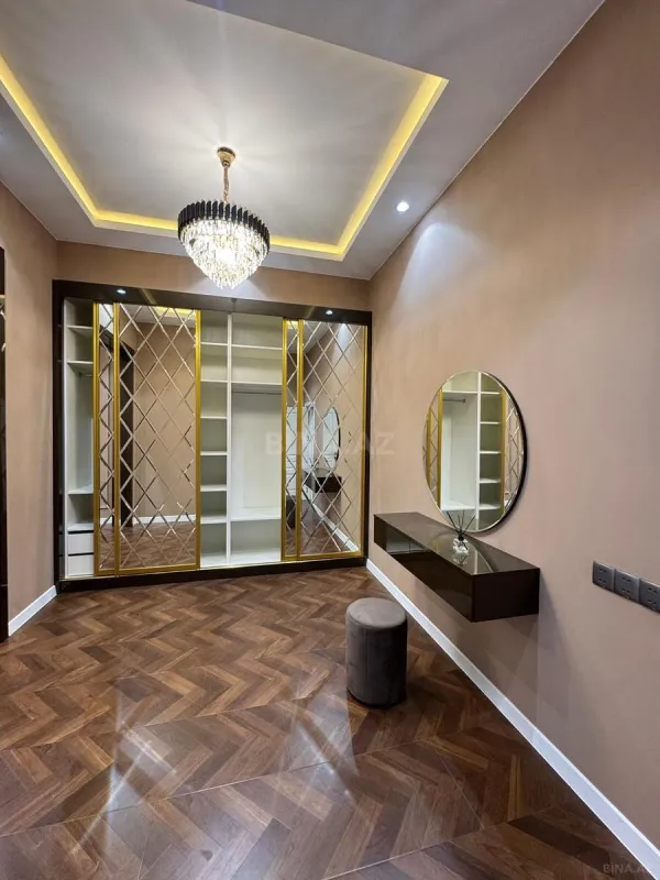 Satılır 5 otaqlı həyət evi 220 m²