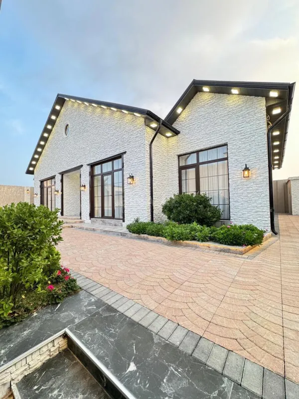 Satılır 5 otaqlı həyət evi 220 m²