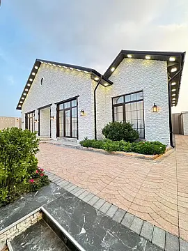 Satılır 5 otaqlı həyət evi 220 m²