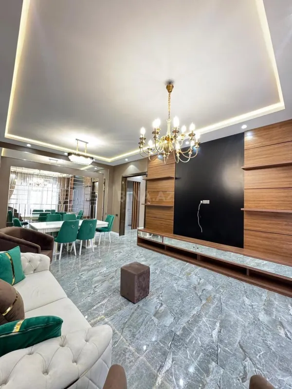 Satılır 5 otaqlı həyət evi 220 m²