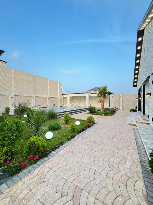 Satılır 5 otaqlı həyət evi 220 m²