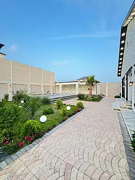 Satılır 5 otaqlı həyət evi 220 m²