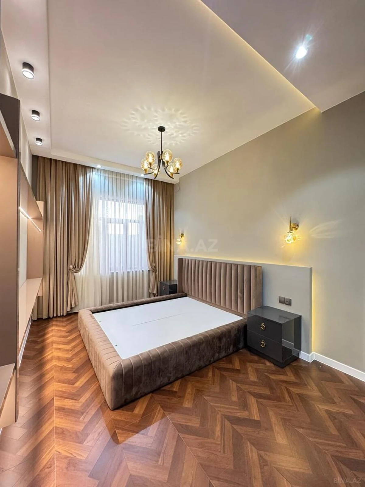 Satılır 5 otaqlı həyət evi 220 m²