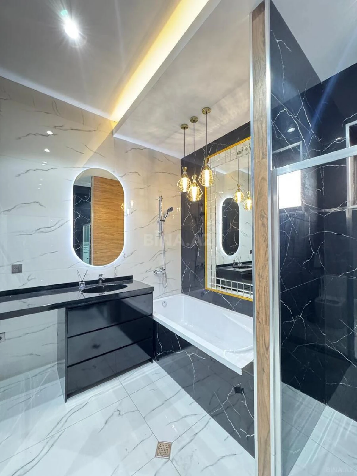 Satılır 5 otaqlı həyət evi 220 m²