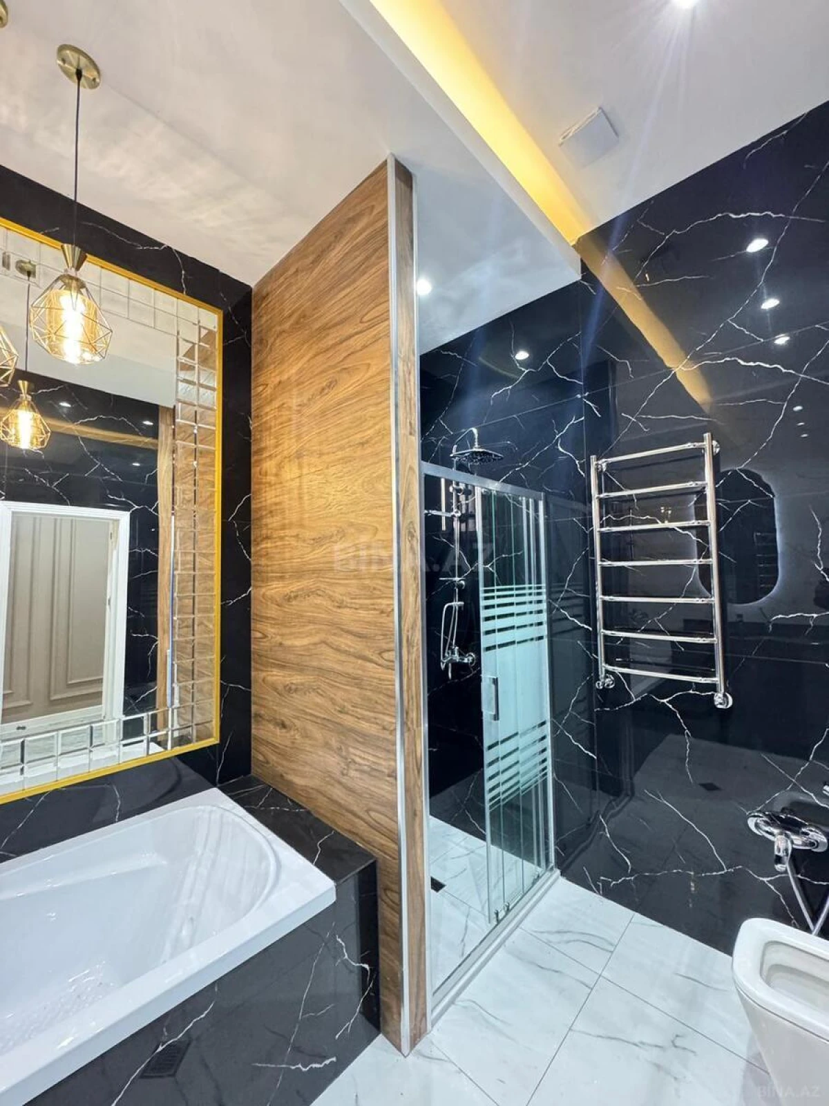 Satılır 5 otaqlı həyət evi 220 m²