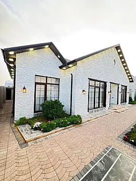 Satılır 5 otaqlı həyət evi 220 m²