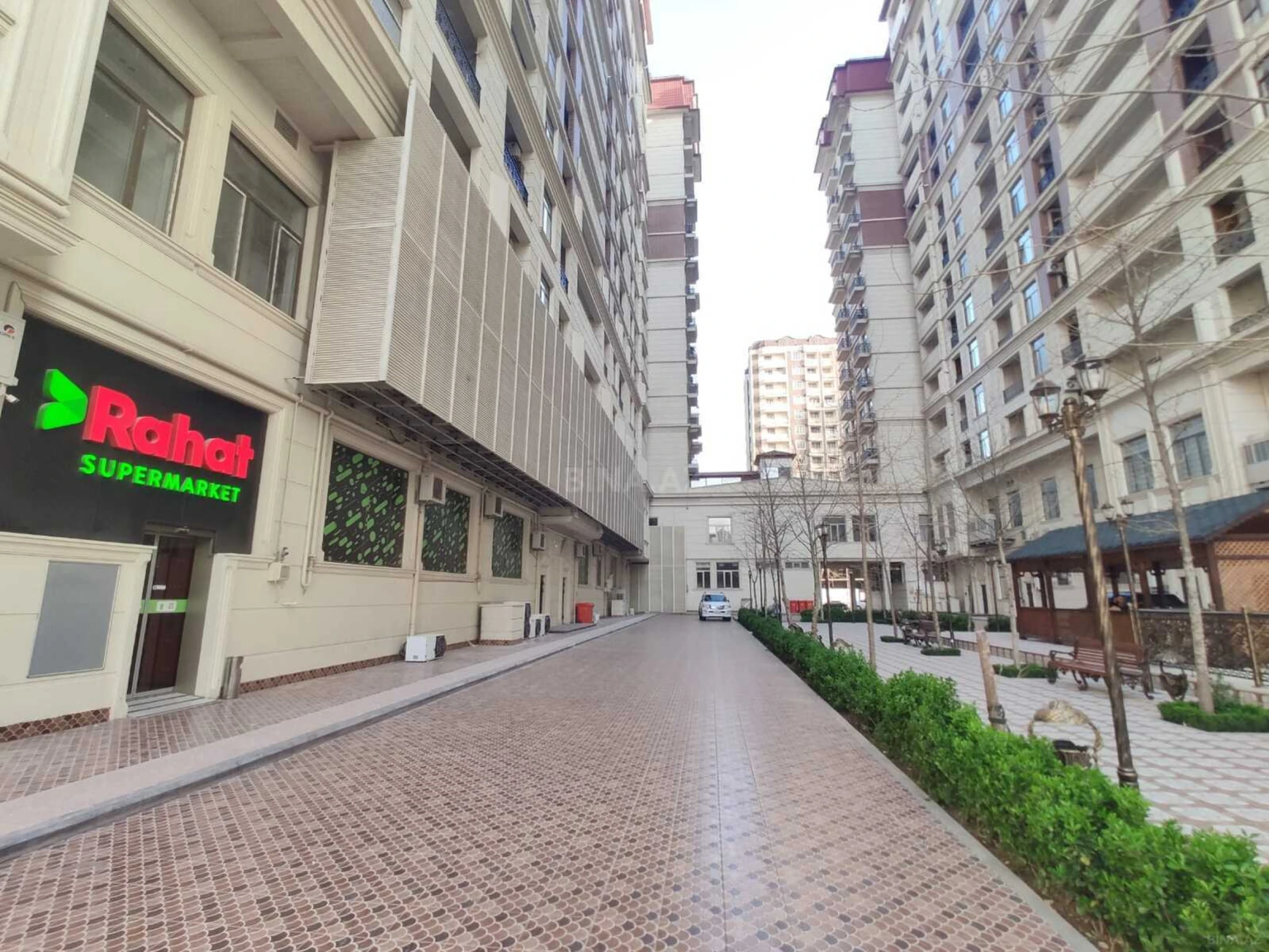 Kirayə verilir 2 otaqlı mənzil 95 m²