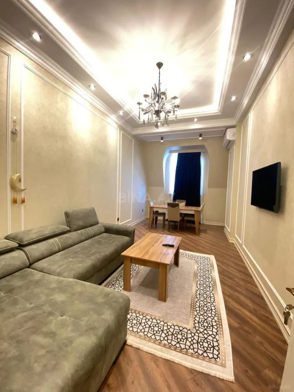 Kirayə verilir 2 otaqlı mənzil 95 m²