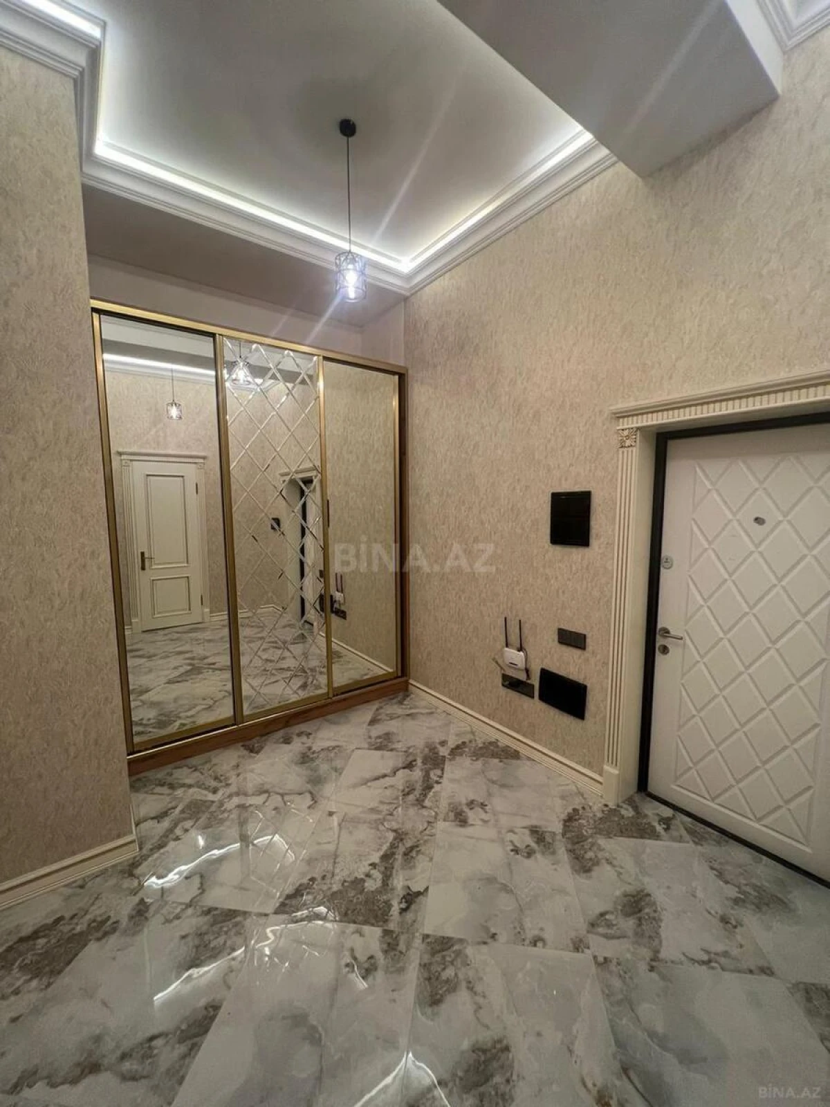 Kirayə verilir 2 otaqlı mənzil 95 m²