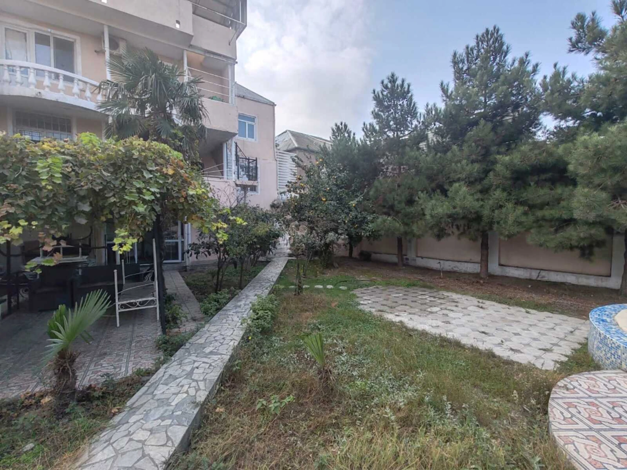 Satılır obyekt 350 m²