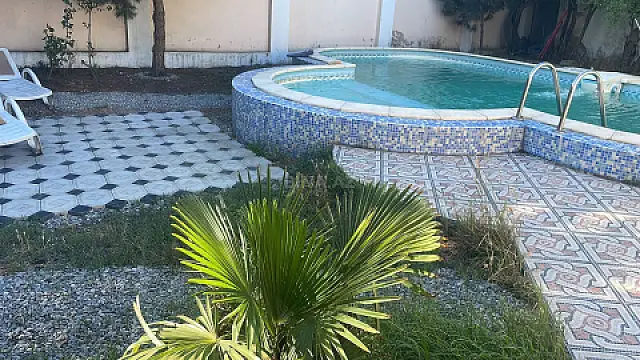 Satılır obyekt 350 m²