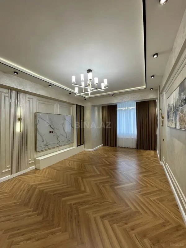 Satılır 3 otaqlı mənzil 115 m²