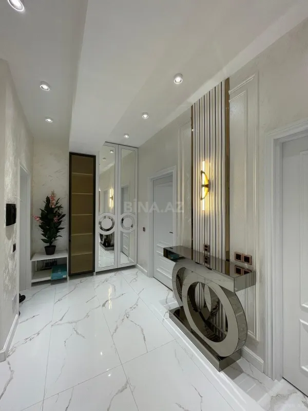 Satılır 3 otaqlı mənzil 115 m²