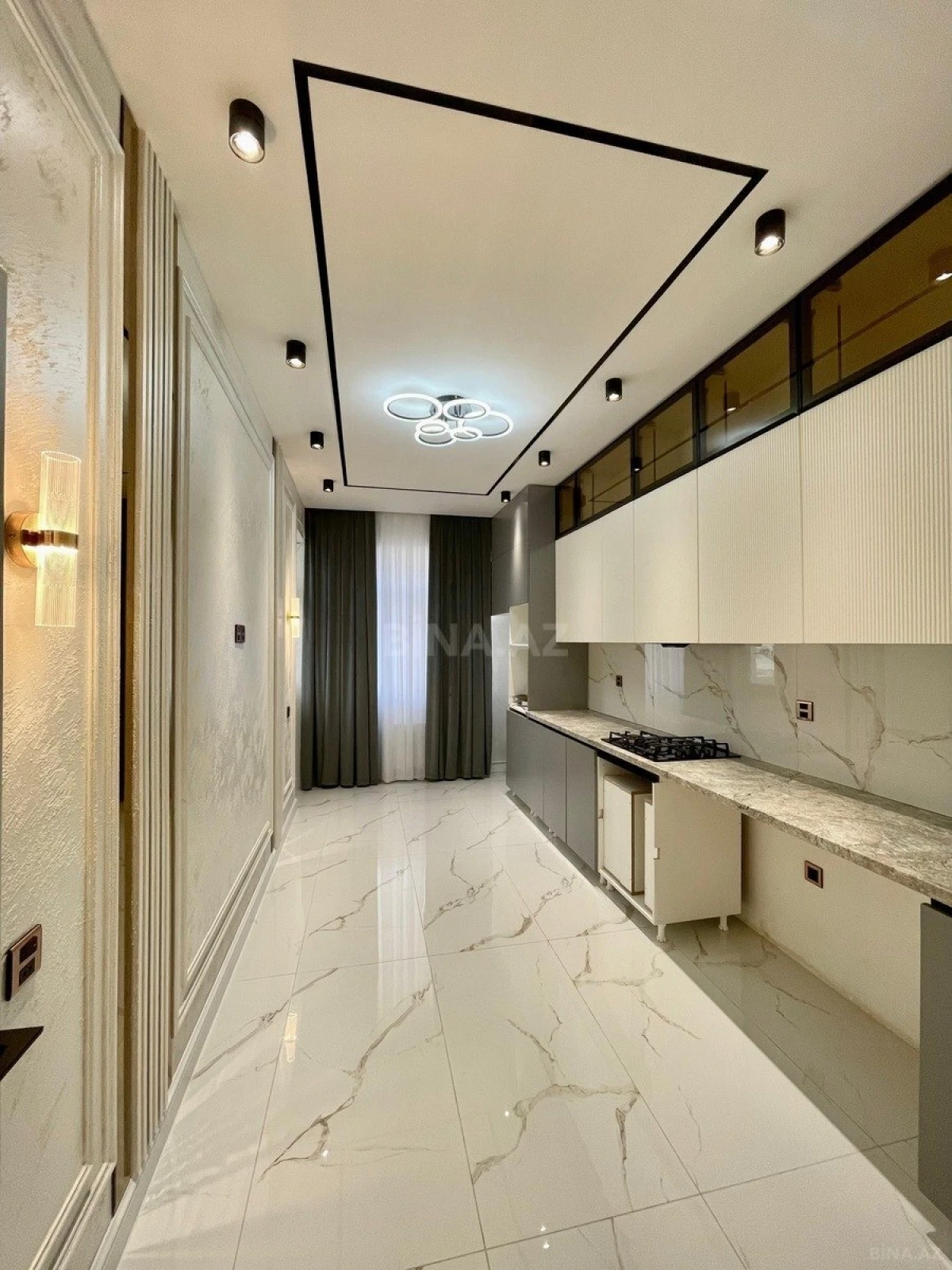 Satılır 3 otaqlı mənzil 115 m²