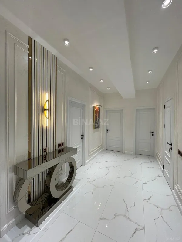 Satılır 3 otaqlı mənzil 115 m²