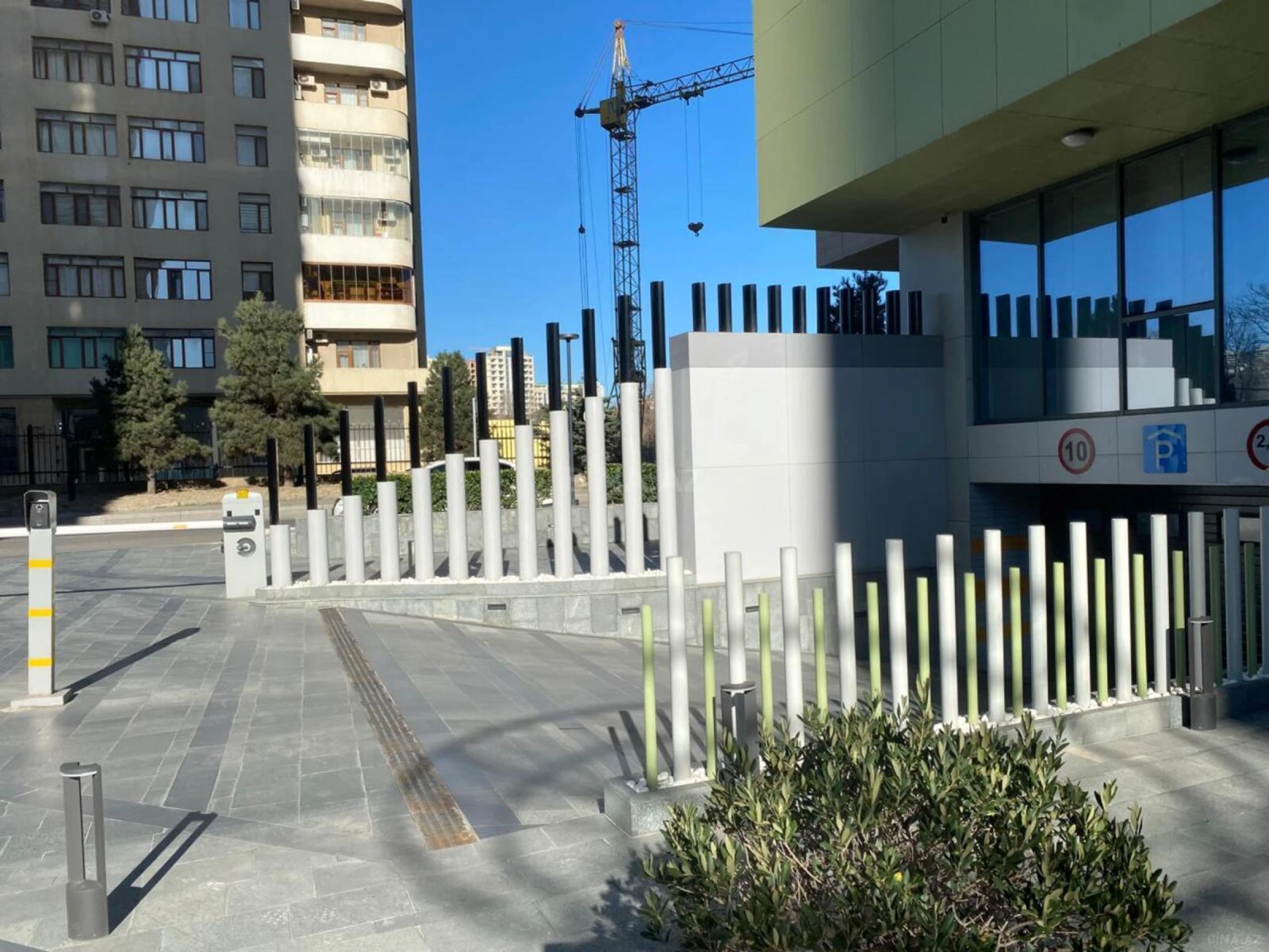 Satılır 3 otaqlı mənzil 128 m²