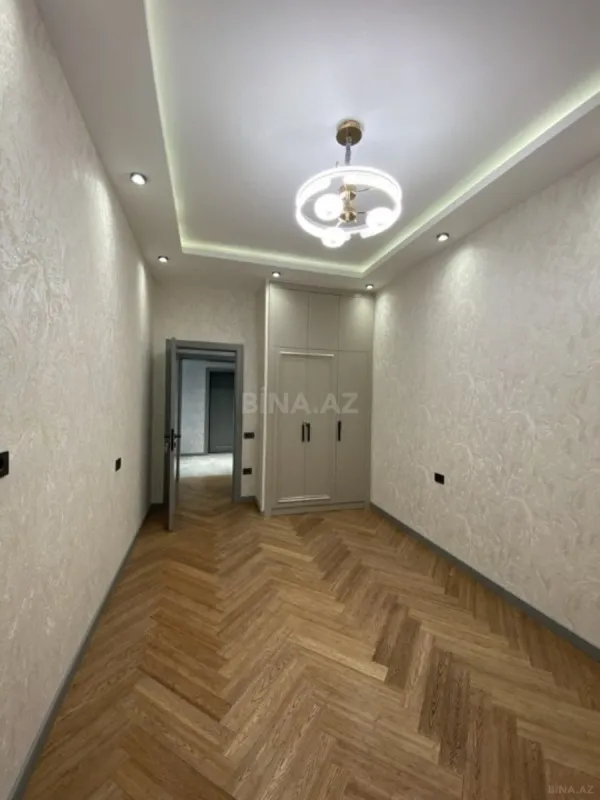 Satılır 2 otaqlı mənzil 68 m²