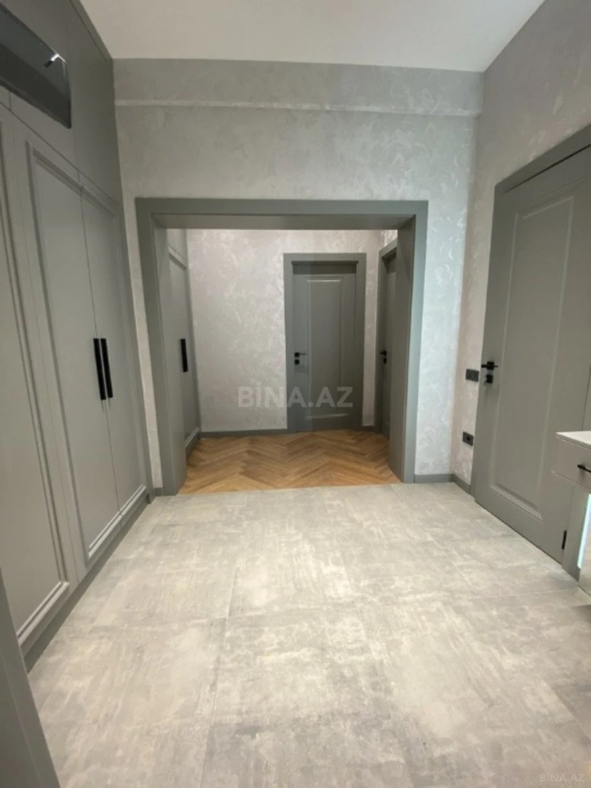 Satılır 2 otaqlı mənzil 68 m²