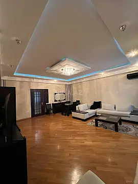 Kirayə verilir 3 otaqlı mənzil 150 m²