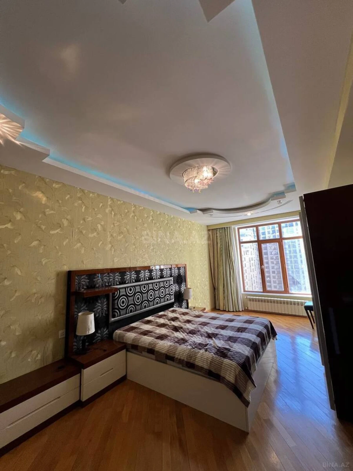 Kirayə verilir 3 otaqlı mənzil 150 m²