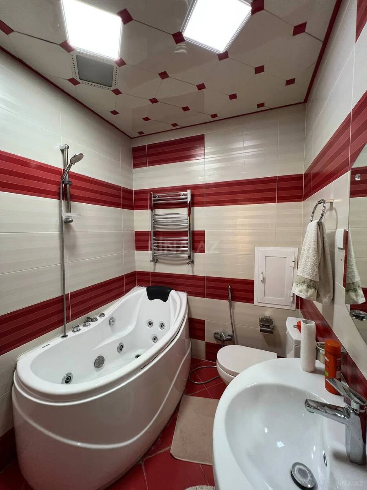 Kirayə verilir 3 otaqlı mənzil 150 m²