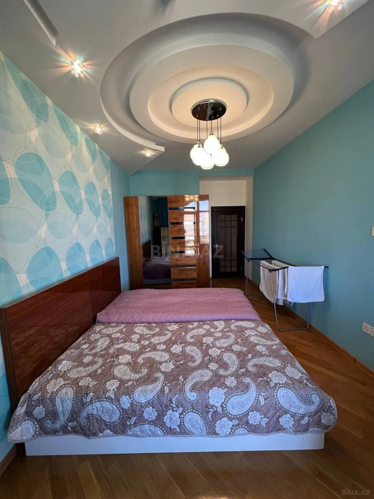 Kirayə verilir 3 otaqlı mənzil 150 m²