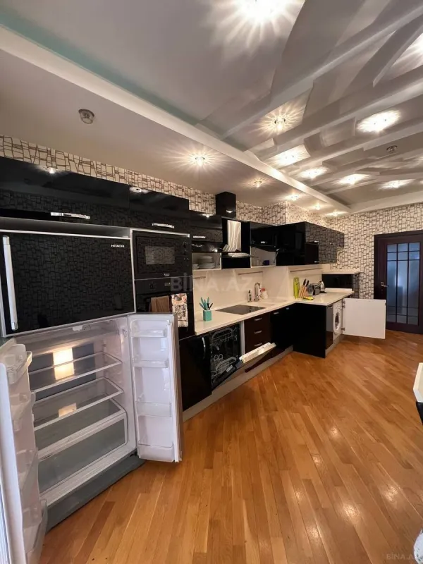 Kirayə verilir 3 otaqlı mənzil 150 m²