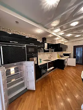 Kirayə verilir 3 otaqlı mənzil 150 m²