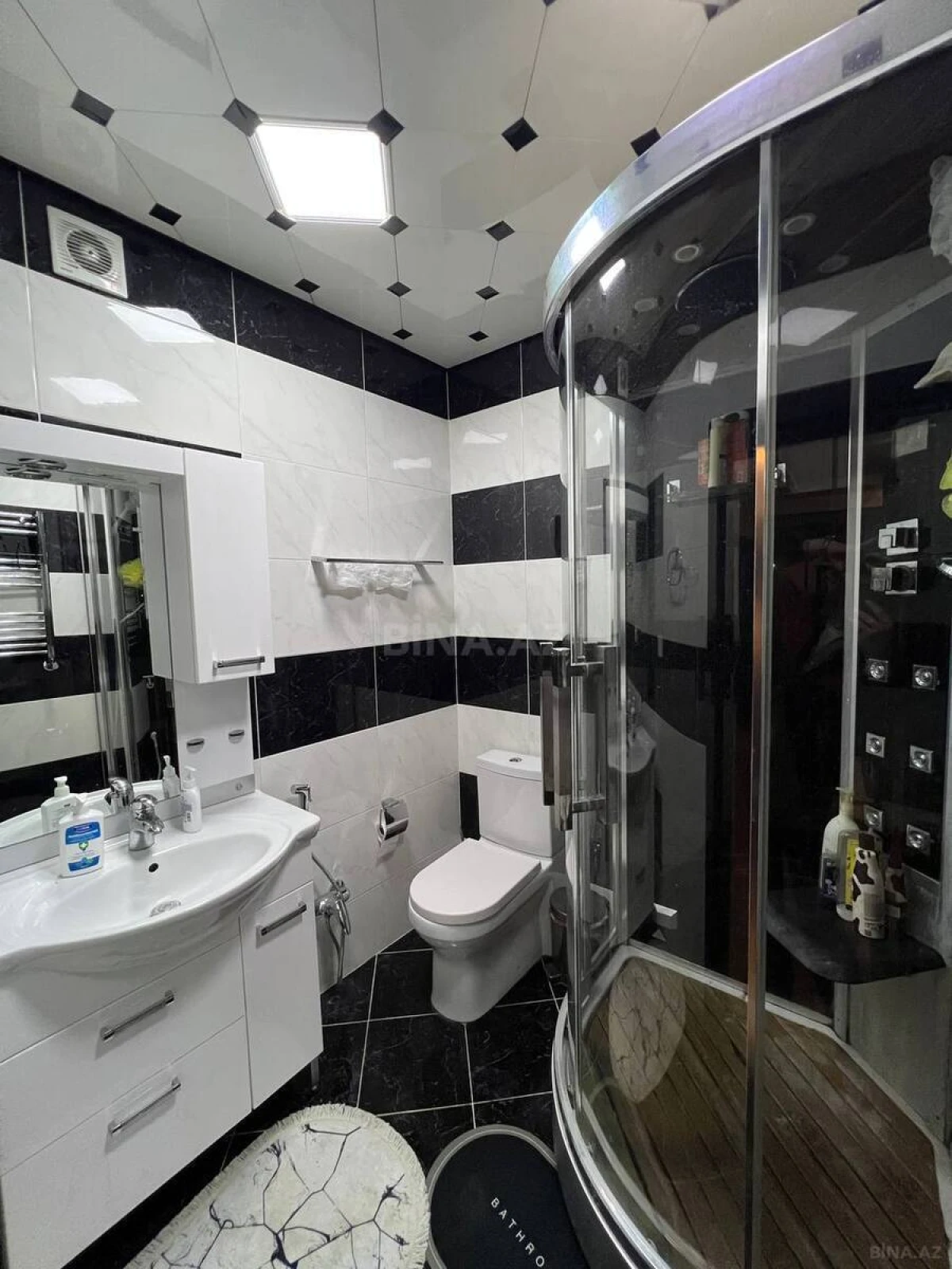 Kirayə verilir 3 otaqlı mənzil 150 m²