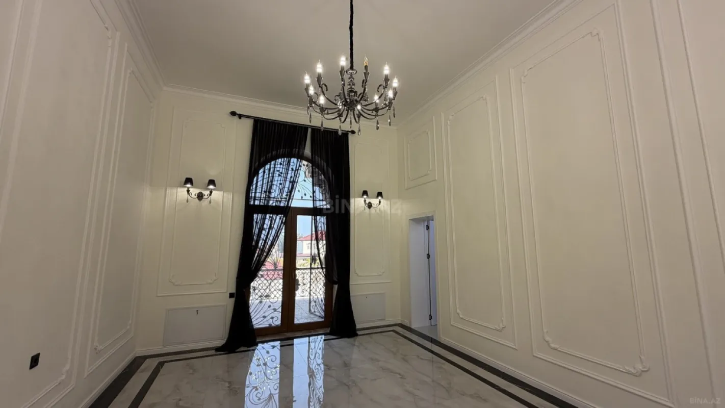 Satılır 5 otaqlı həyət evi 300 m²