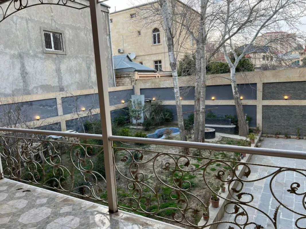 Satılır obyekt 800 m²