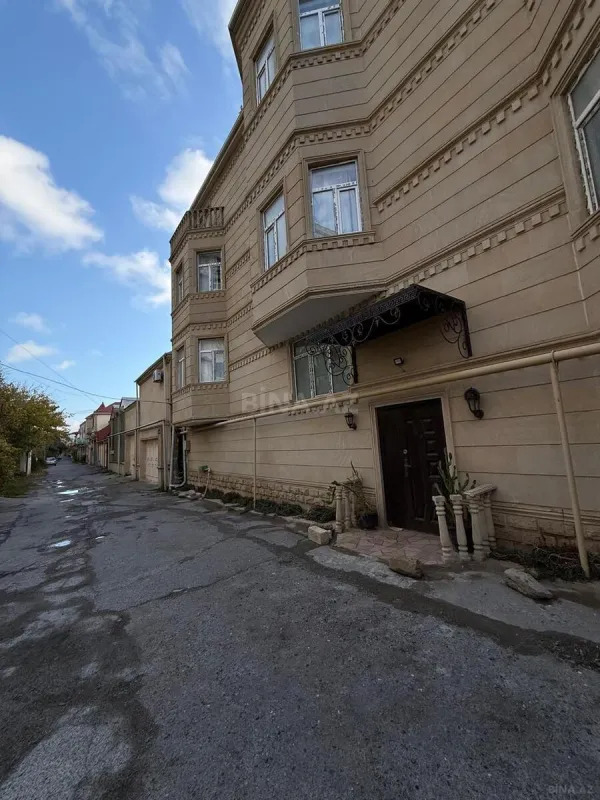 Satılır obyekt 800 m²