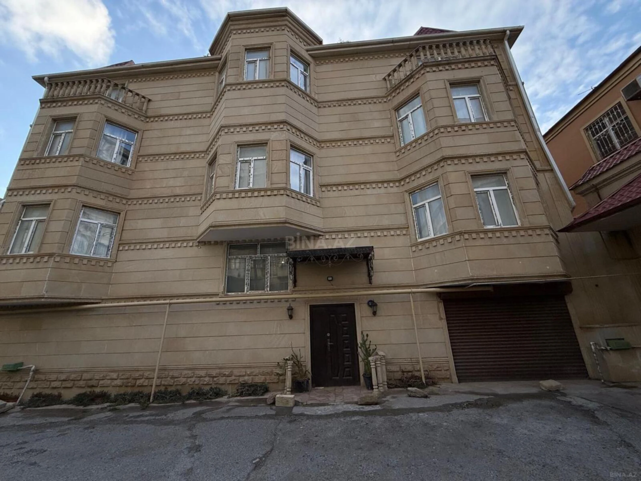 Satılır obyekt 800 m²