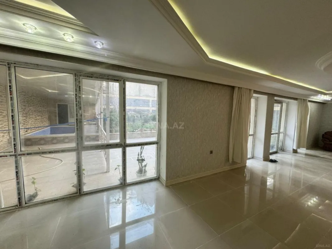 Satılır obyekt 800 m²