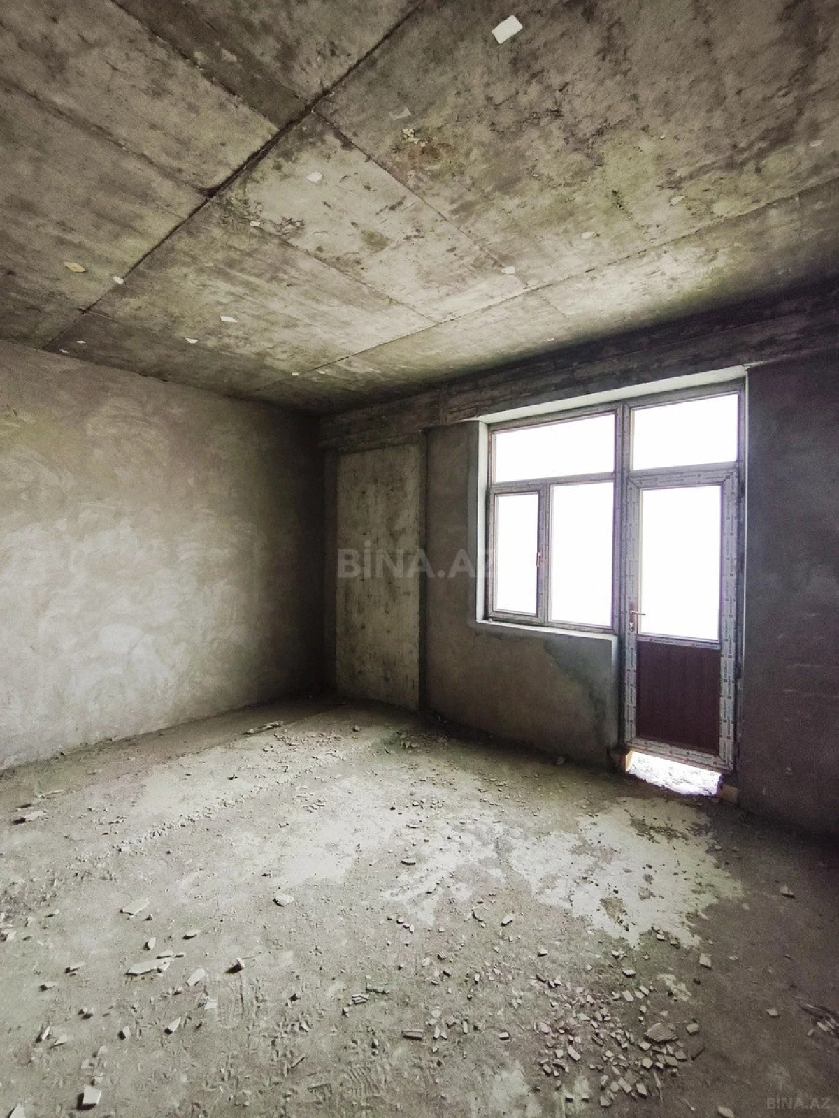 Satılır 2 otaqlı mənzil 106 m²