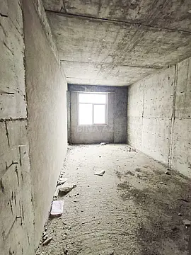 Satılır 2 otaqlı mənzil 106 m²