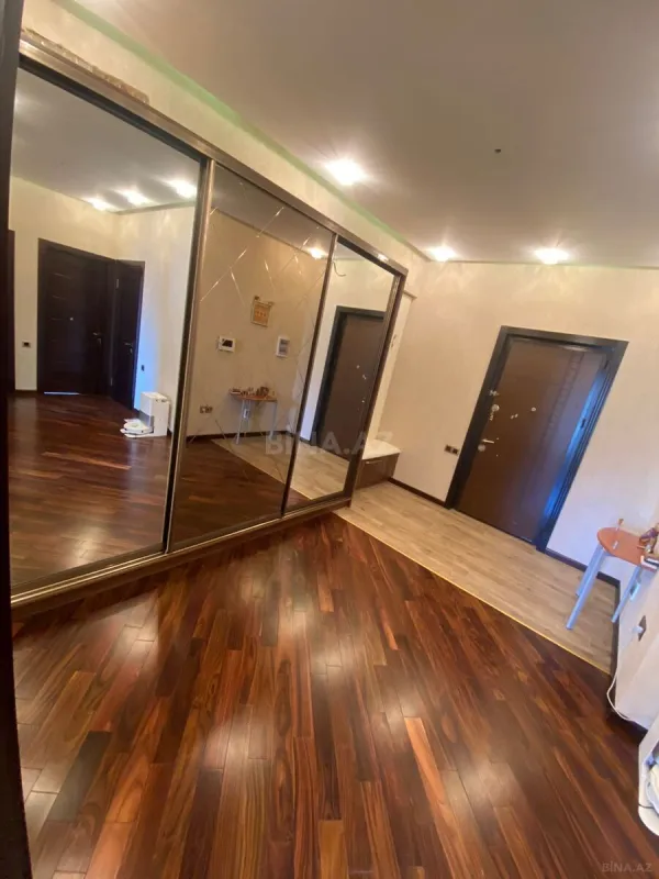 Kirayə verilir 3 otaqlı mənzil 120 m²