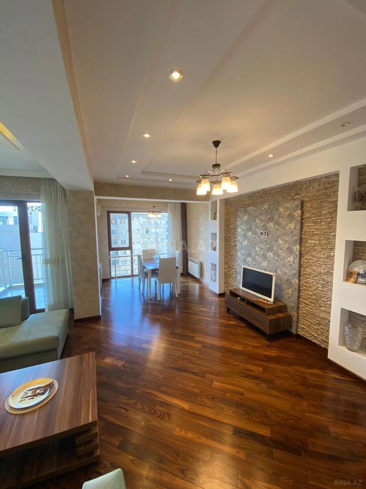 Kirayə verilir 3 otaqlı mənzil 120 m²