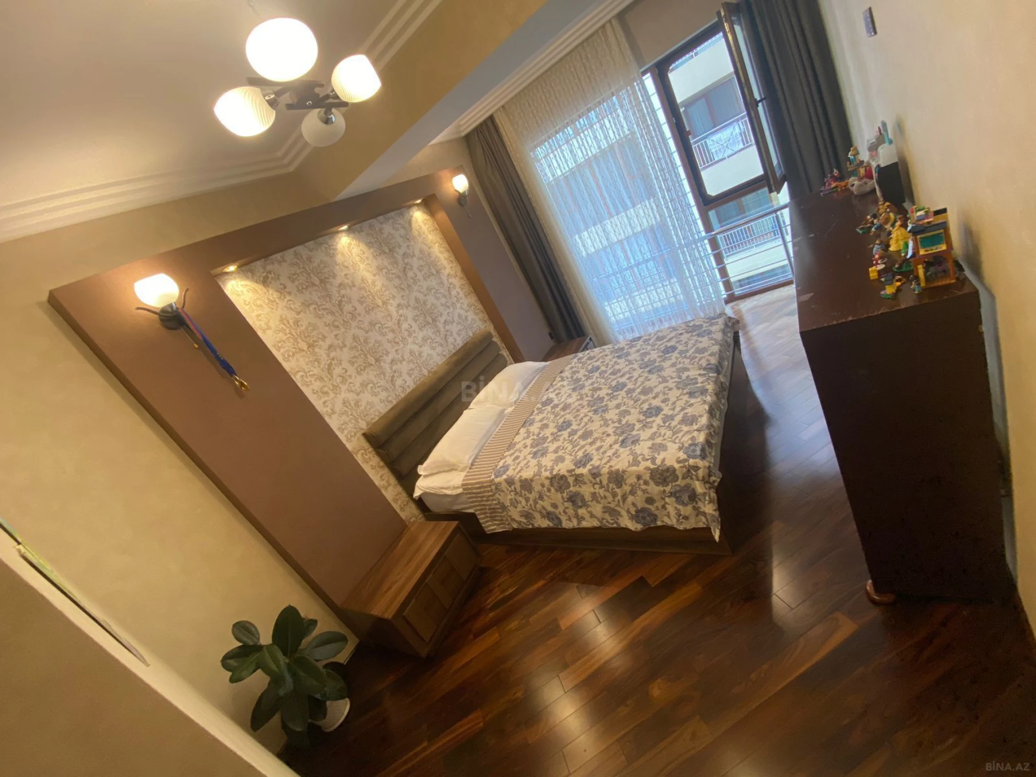 Kirayə verilir 3 otaqlı mənzil 120 m²
