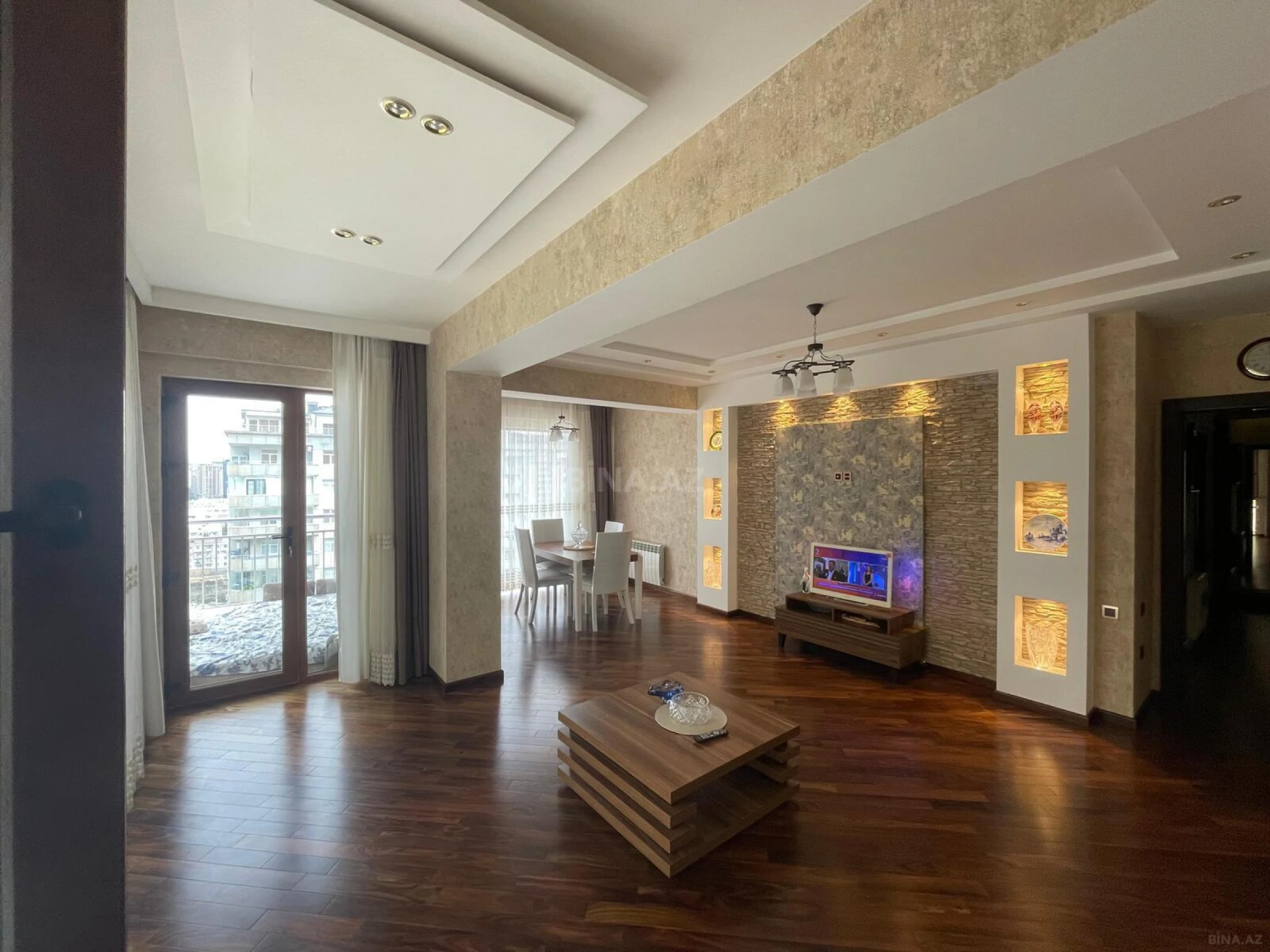Kirayə verilir 3 otaqlı mənzil 120 m²