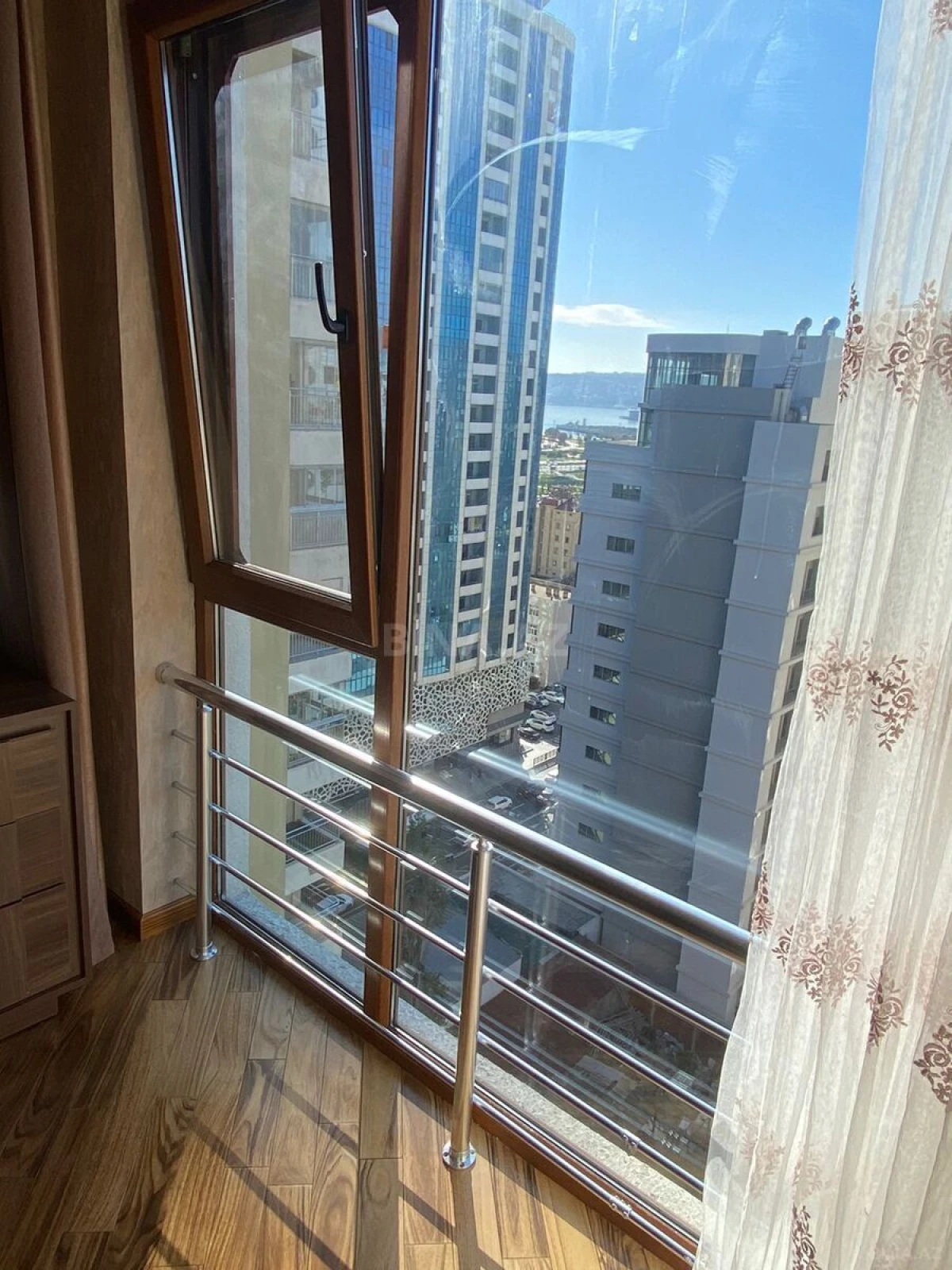 Kirayə verilir 3 otaqlı mənzil 120 m²