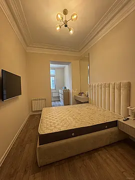 Satılır 2 otaqlı mənzil 65 m²