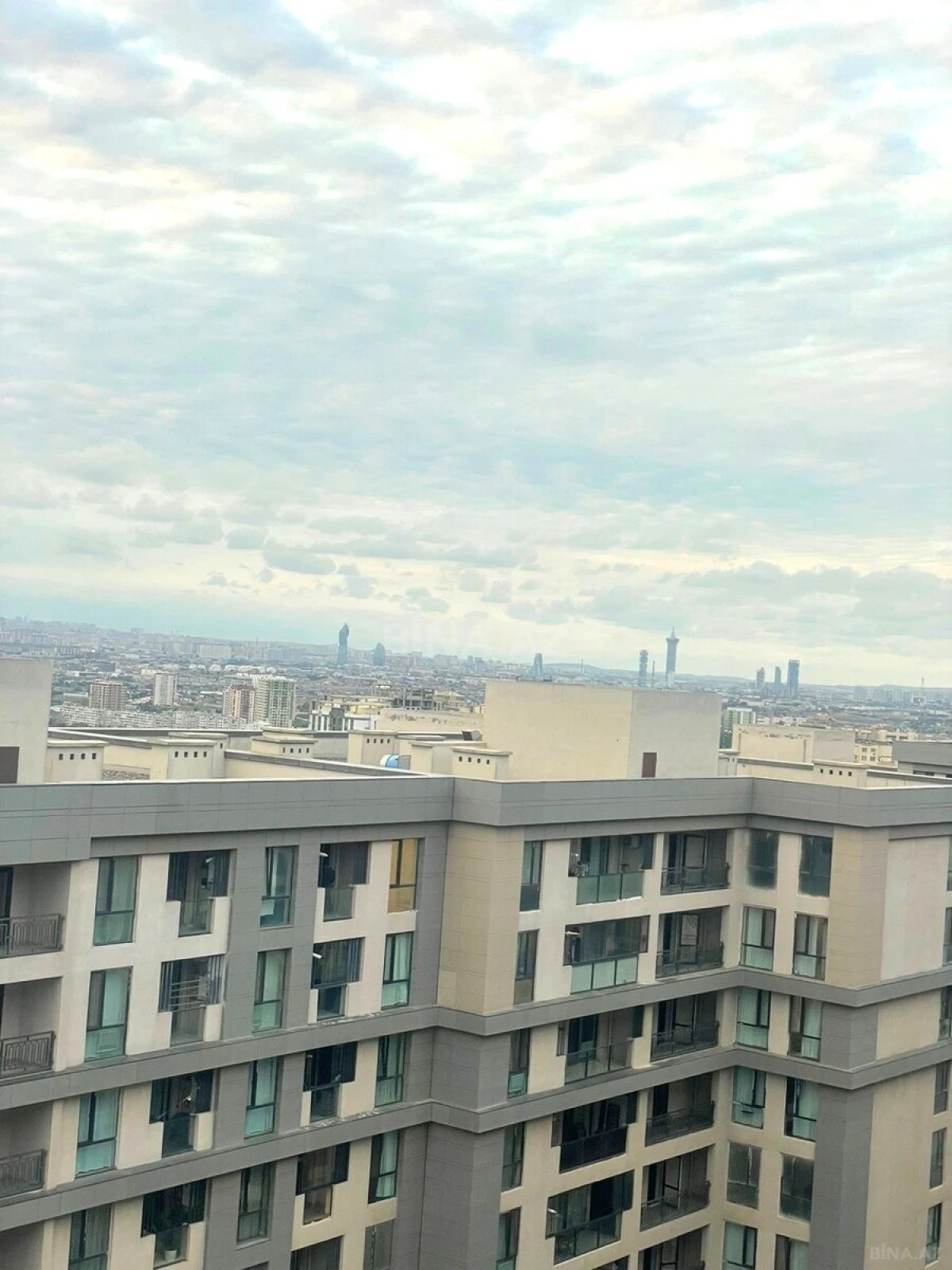 Satılır 2 otaqlı mənzil 60 m²