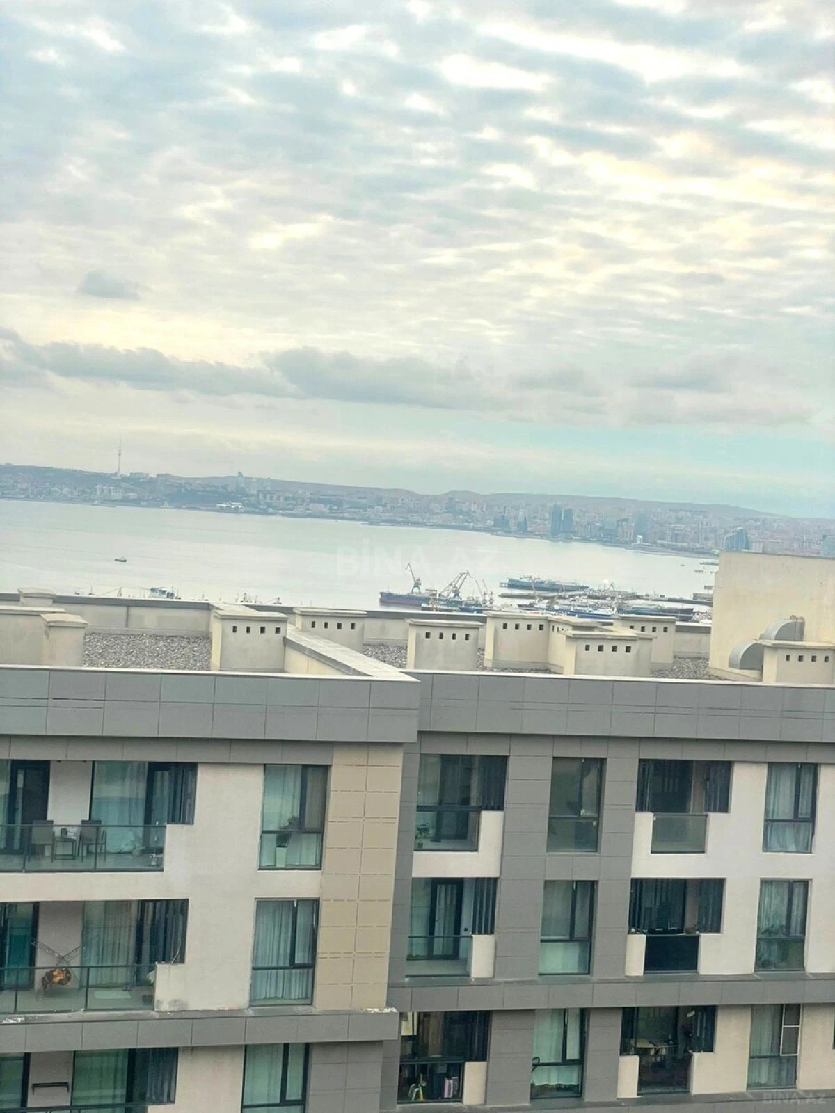 Satılır 2 otaqlı mənzil 60 m²