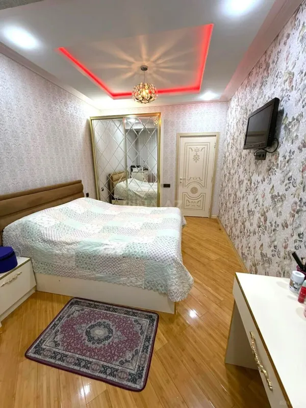Satılır 2 otaqlı mənzil 60 m²