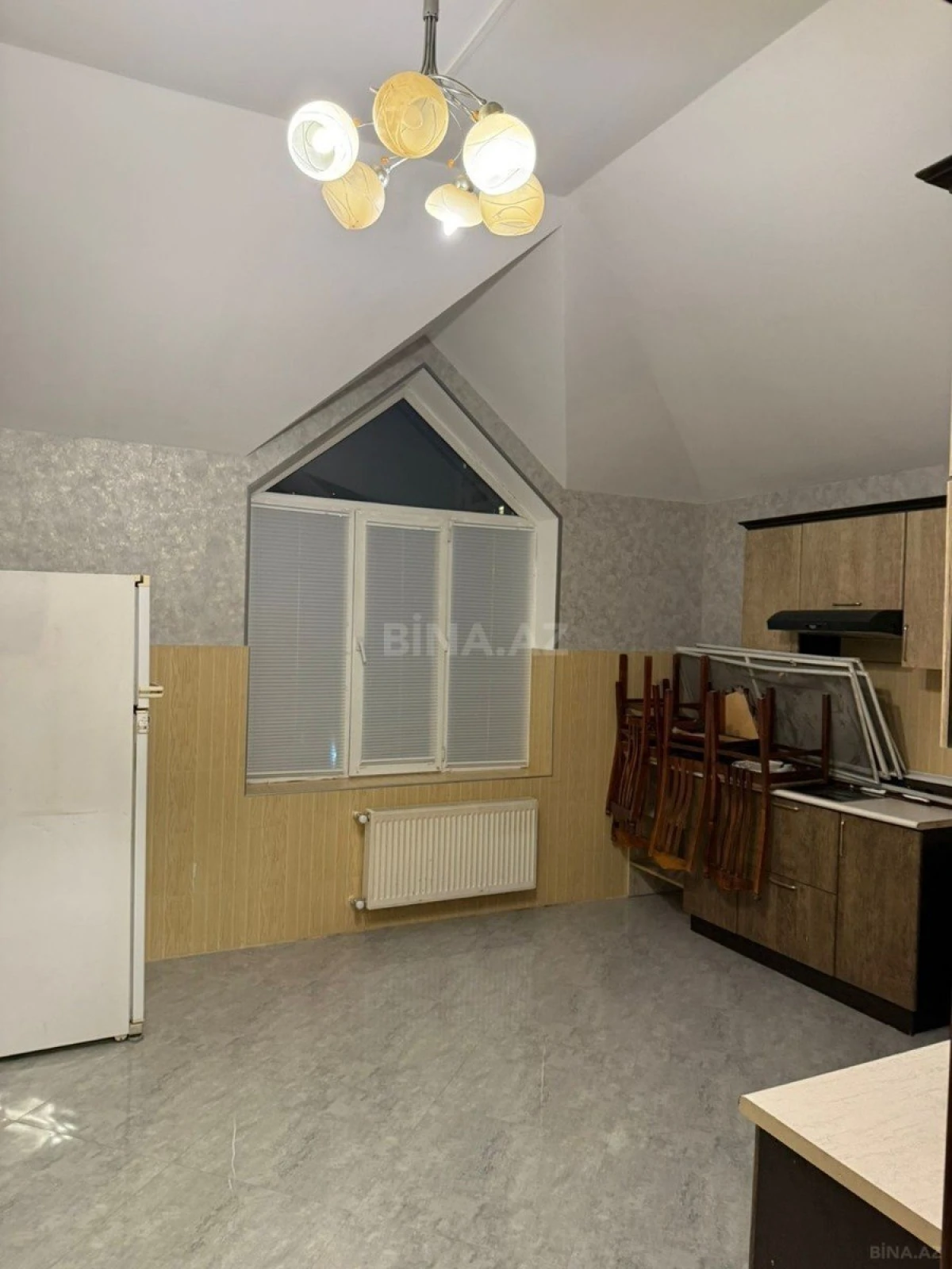 Kirayə verilir 8 otaqlı ofis 200 m²